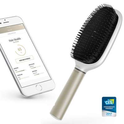 Toutes connectées grâce à la brosse Hair Coach de Kérastase