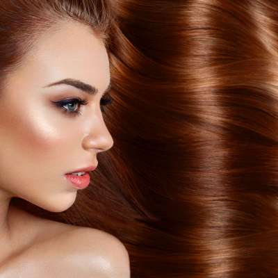 Les meilleurs conseils pour se lisser les cheveux sans les abimer