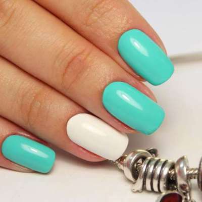 Natural nail polish and semi-permanent nail polish