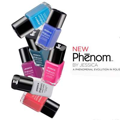 Manicured and glossy nails in just 1 minute for the celebrations !