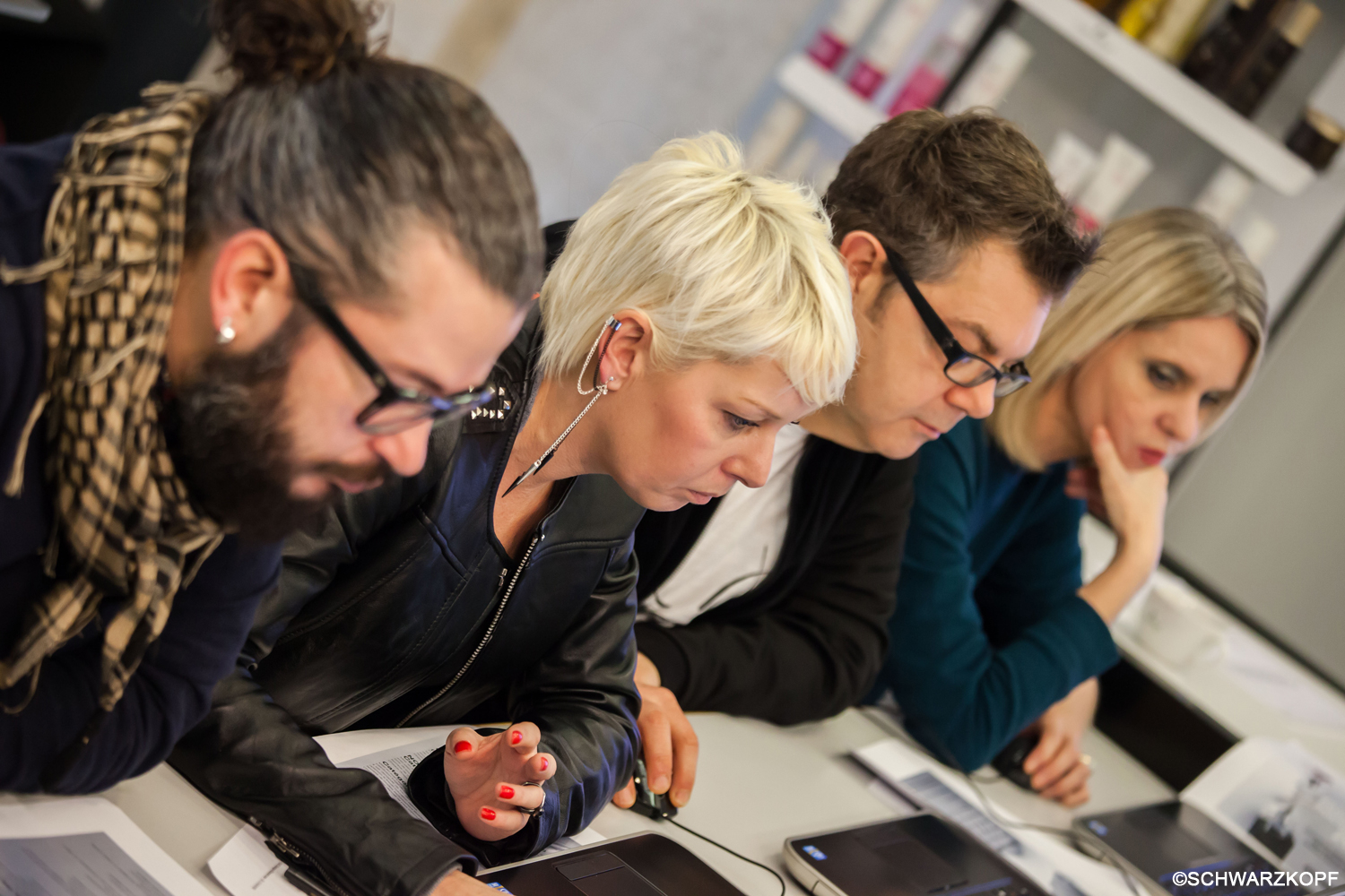 JURY HDA SCHWARZKOPF