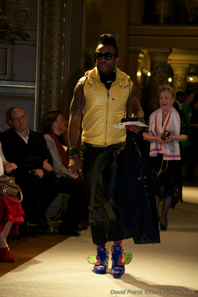 People Defile Jean DOUCET