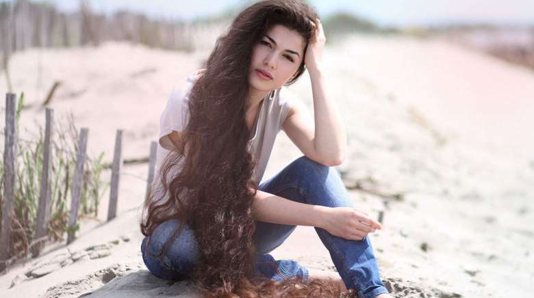 Interview of Zaryana Milan : Her hair is 2 meters long