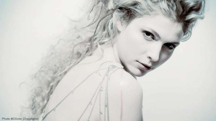 Structuring long hair