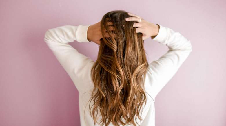 Comment augmenter le volume de ses cheveux grâce au complément capillaire ?