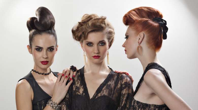 Una sesión de maquillaje y peluquería el domingo en París