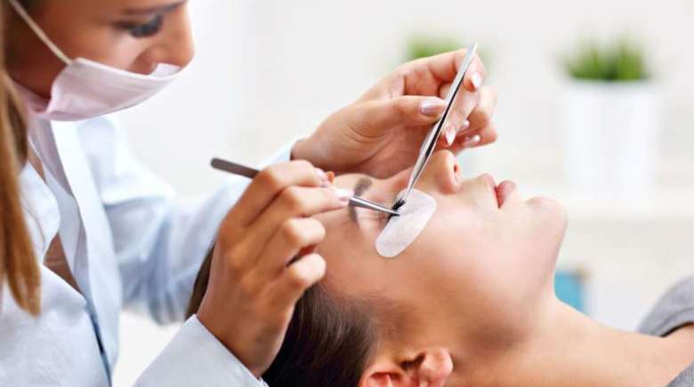 Extension de cils volume russe : guide complet pour vous l’offrir