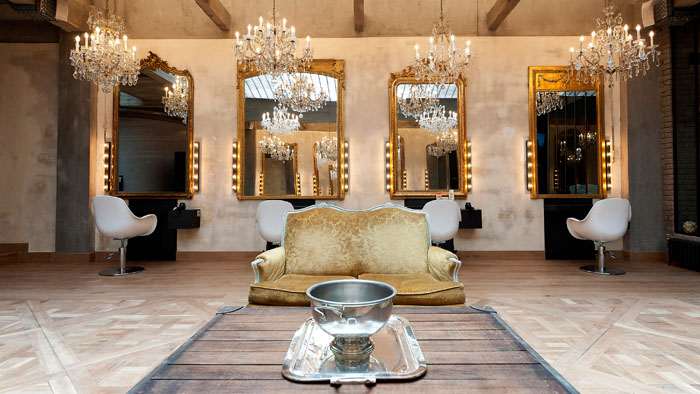 Portrait of the entrepreneur Eric Pfalzgraf creator of the salons Coiff1rst