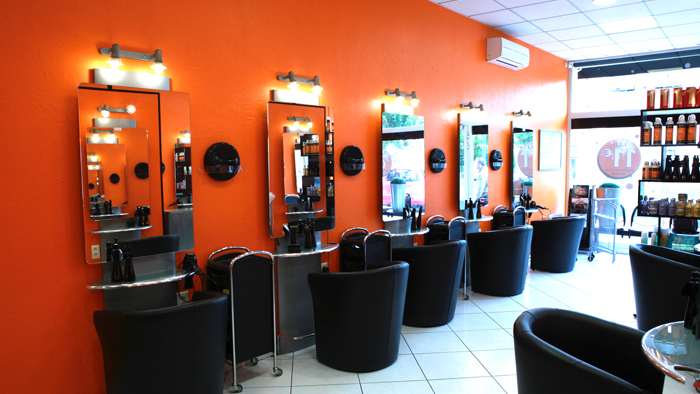 Etre femme et chef d'entreprise: les critères de la réussite vus par Aïda M'dalla, à la tête de 35 salons