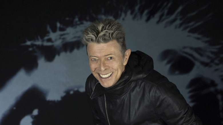 Articulo, homenaje a David Bowie y sus múltiples peinados.