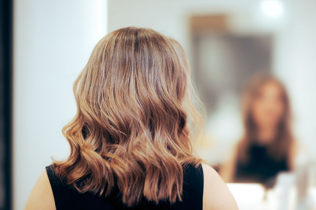 Coupe de cheveux mi-longs dégradée : Inspirations et idées