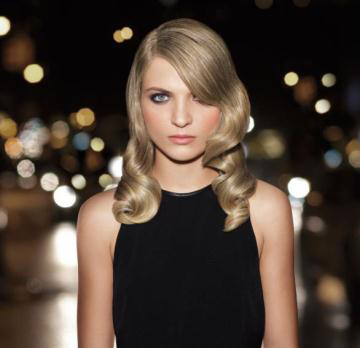 Blondes take notes : Discover the Blond Idol Back Bar in the salons Redken !