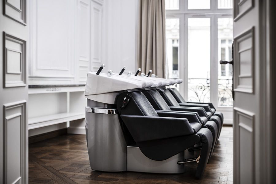The world's beautiful salon is French