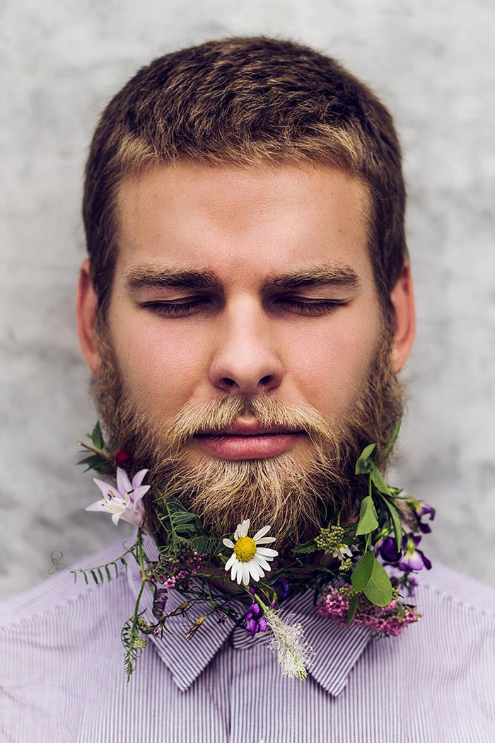 It Look de fête pour hommes : les barbes pailletées